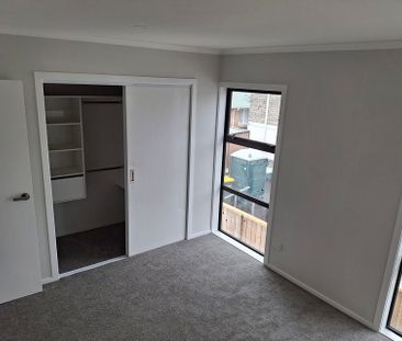 Modern 3BR Home in Hamilton East - Photo 3