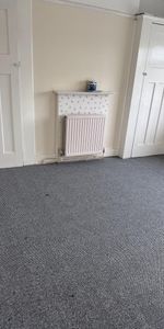 4 bedroom semi-detached house to rent - Photo 3