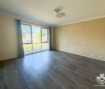 Spacious and Modern Family Home in The Avenue Sunnybank Hills - Photo 5