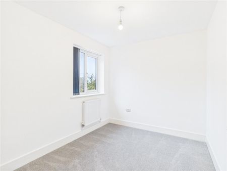 4 bedroom detached house to rent - Photo 4