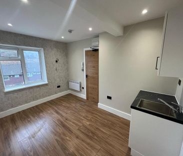 Studio to rent - Photo 5