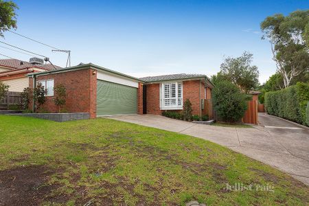 1/15 Charles Street, Greensborough - Photo 5