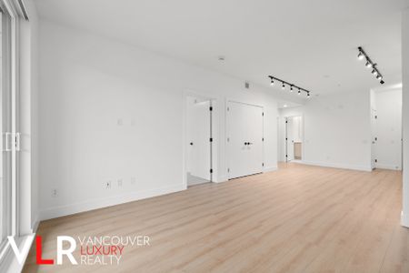 Condo in Port Moody, British Columbia - Photo 4