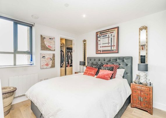 Balham High Road, SW12 9BF, London - Photo 1