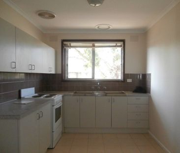 5 MINUTE WALKING DISTANCE TO STATION & SHOPS - Photo 5
