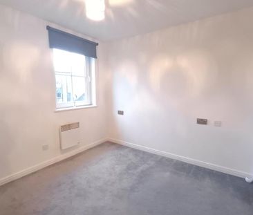 2 bed flat for rent in The Shore - Photo 2