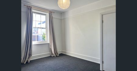 Updated and ready, right in the City Centre! - Photo 4