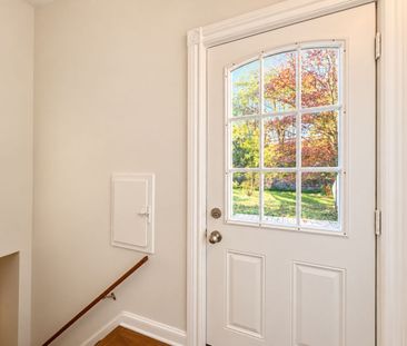 For Lease - 72 Monkswood Crescent Unit# Basement, Newmarket, Ontario - Photo 3
