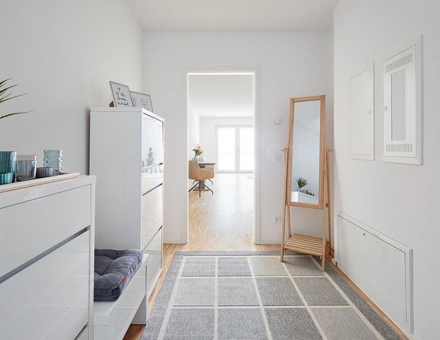 Großzügige 5 Zimmer Wohnung mit Balkon zu vermieten! - Foto 1