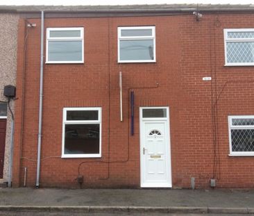 2 Bedroom Terraced House - Photo 2