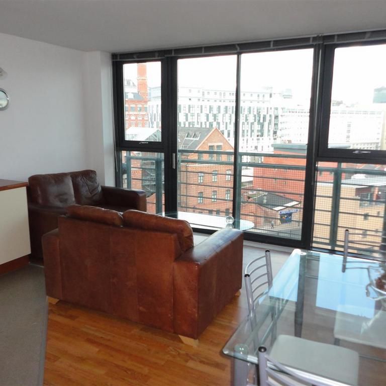 2 bedroom flat to rent - Photo 1