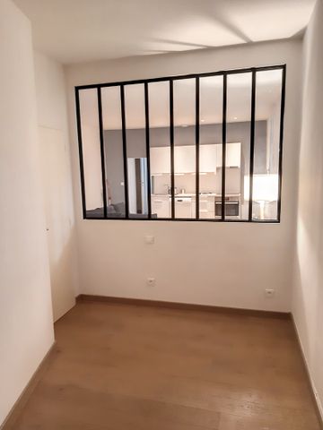 A LOUER AVIGNON INTRAMUROS ( 84000 ) : charmant appartement 2 pièces - meublé - d'environ 52m², - Photo 3