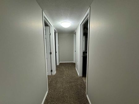 4729 45 Street 1 Lloydminster, SK S9V 0H6 - Photo 2