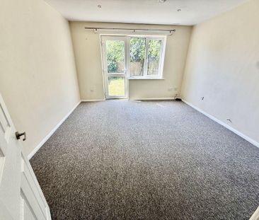 2 bedroom end of terrace house to rent - Photo 2