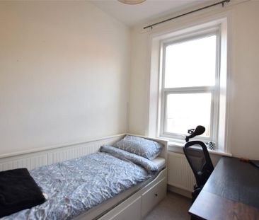 3 bedroom flat to rent - Photo 6