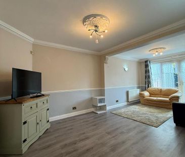 5 bedroom semi-detached house to rent - Photo 2