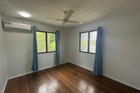 CHARMING HOME FOR RENT IN BARNEY POINT WITH 5KW SOLAR AVAILABLE NOW! - Photo 4