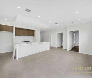 Fully Upgraded 3-Bedroom Beauty — Ready to Move in - Photo 6