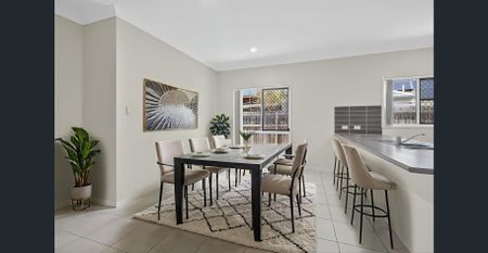 A/C, Multi-Living & Yard - Walk to Bounty Boulevard SS - Photo 3