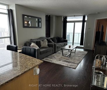 9 George Street N #1605 - Photo 1