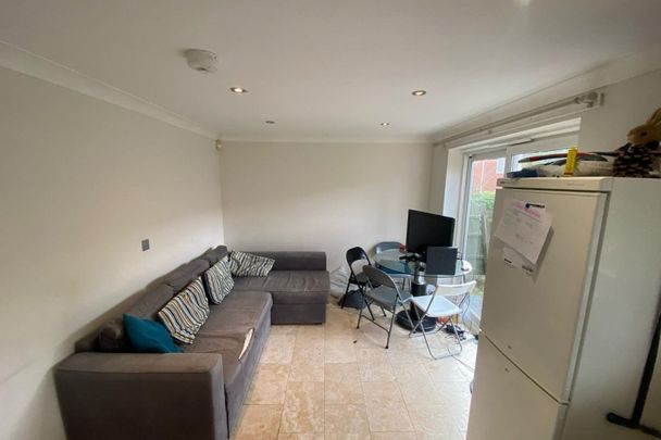 Rimer Close - Photo 1