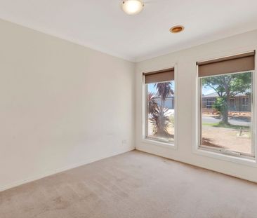 Spacious Family Home - Photo 4