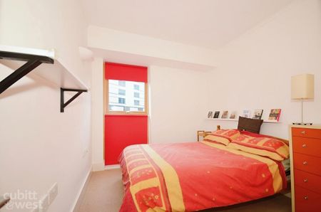 2 bedroom flat to rent - Photo 3