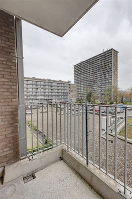 Prachtig appartement met twee slaapkamers en terras te huur in centrum Wilrijk - Photo 1