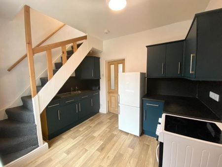 2 bedroom terraced house to rent - Photo 5