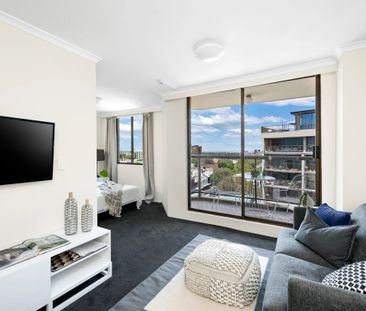 Generous Studio Apartment in Prime Inner-City Location - Offered Un... - Photo 3
