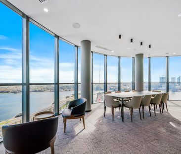 Luxury Three-Bedroom Residence in Civic Heart - Photo 1