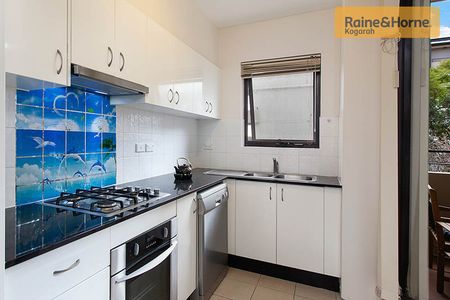 Modern Living in Convenient Location - Photo 4