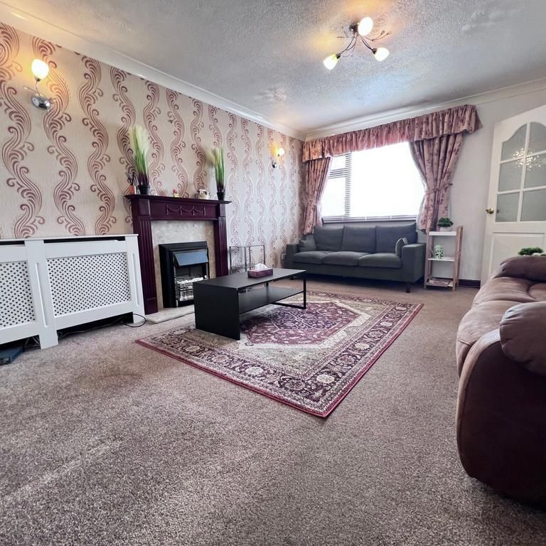 3 bedroom semi-detached house to rent - Photo 1