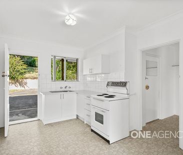 NEAT AND CONVENIENT 1-BEDROOM FLAT IN CENTRAL WOLLONGONG - Photo 1