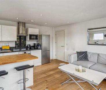 2 bedroom flat to rent - Photo 5