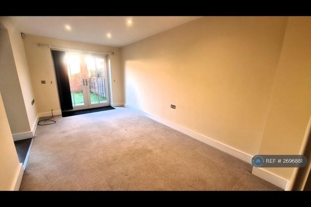 2 bedroom semi-detached house to rent - Photo 1