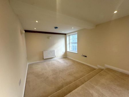 3 bedroom flat to rent - Photo 4