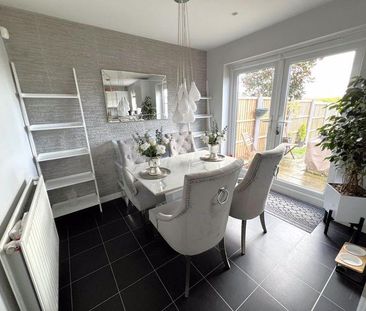 3 bedroom semi-detached house to rent - Photo 1