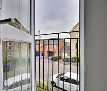 2 bedroom flat to rent - Photo 3