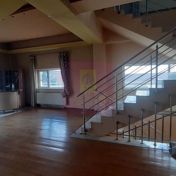 Două Etaje în Vilă în zona Voluntari de Închiriat - Fotografie 1