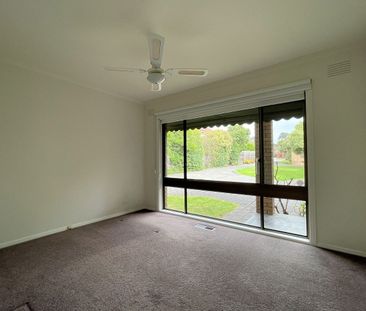 Spacious 2 Bedroom Townhouse - Photo 4
