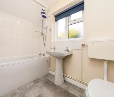 2 bedroom house to rent School Cottage, The Street, Holbrook, Ipswi... - Photo 6