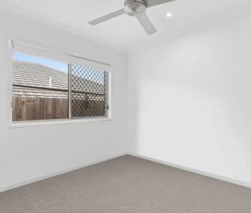 Charming Family Home in Flagstone - Photo 6