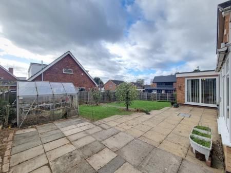 Kelmarsh Avenue, Leicester - Photo 1