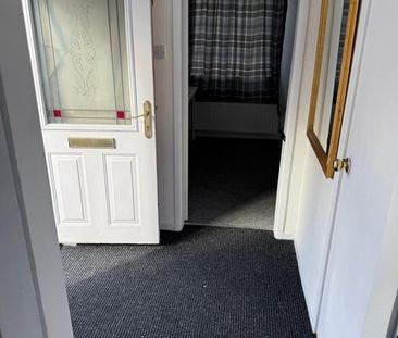 4 Bed Semi-Detached House, Whelan Ave, BL9 - Photo 2