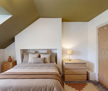 5 bedroom flat to rent - Photo 4