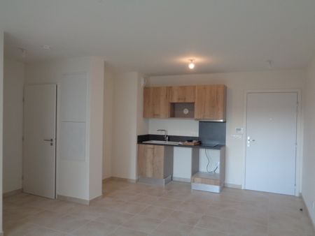 Location Appartement 2 pièces 44m² VIAS 34450 - Photo 2
