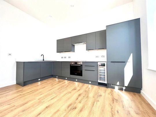 2 bedroom flat to rent - Photo 1