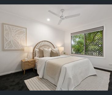 CENTRAL MAROOCHYDORE LIVING WITH A FRESH, MODERN FEEL - Photo 6