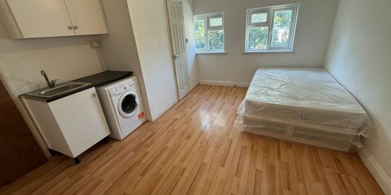 Studio Flat, Lyon Park Avenue, HA0 - Photo 3